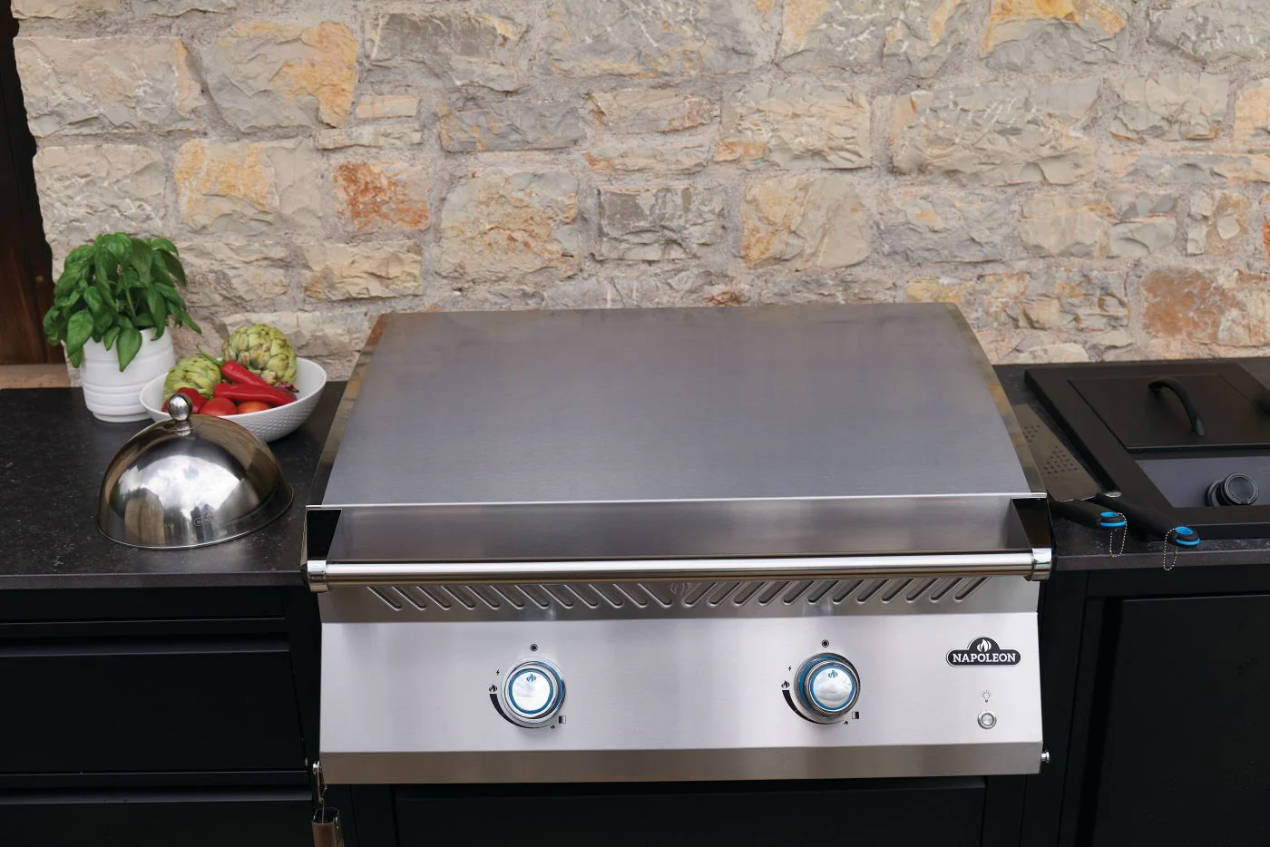 BIG32FTPSS - Napoleon Flat Top Griddle 700 Series 32" LP - Image 6